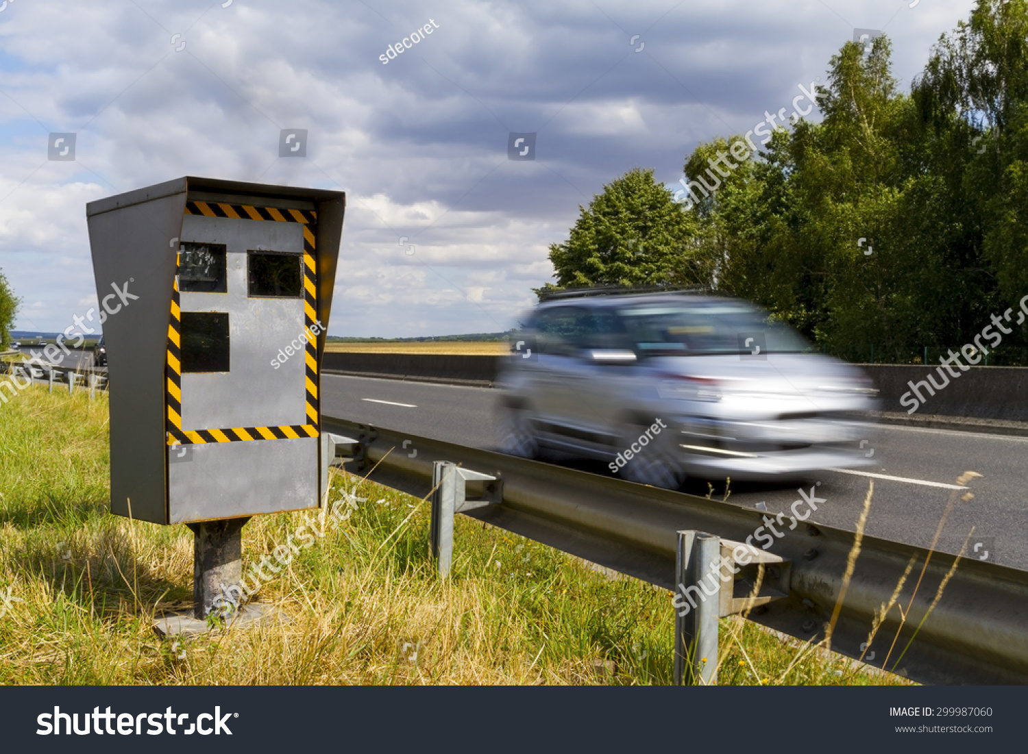 El radar de la DGT de El Espinar, el que más multó en los primeros meses de 2017 1 Un radar de control de velocidad.