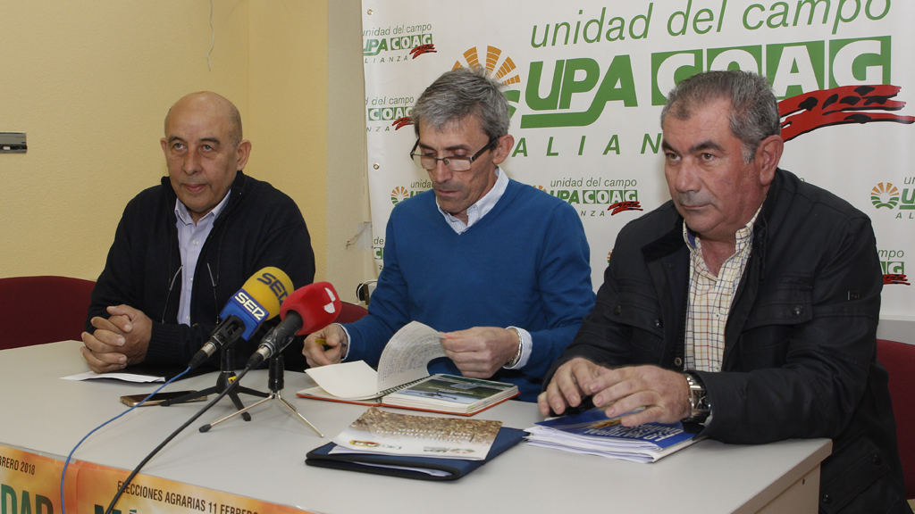 De izquierda a derecha Aurelio Pérez, Pedro Matarranz y Aurelio González, en la rueda de prensa. / nerea llorente