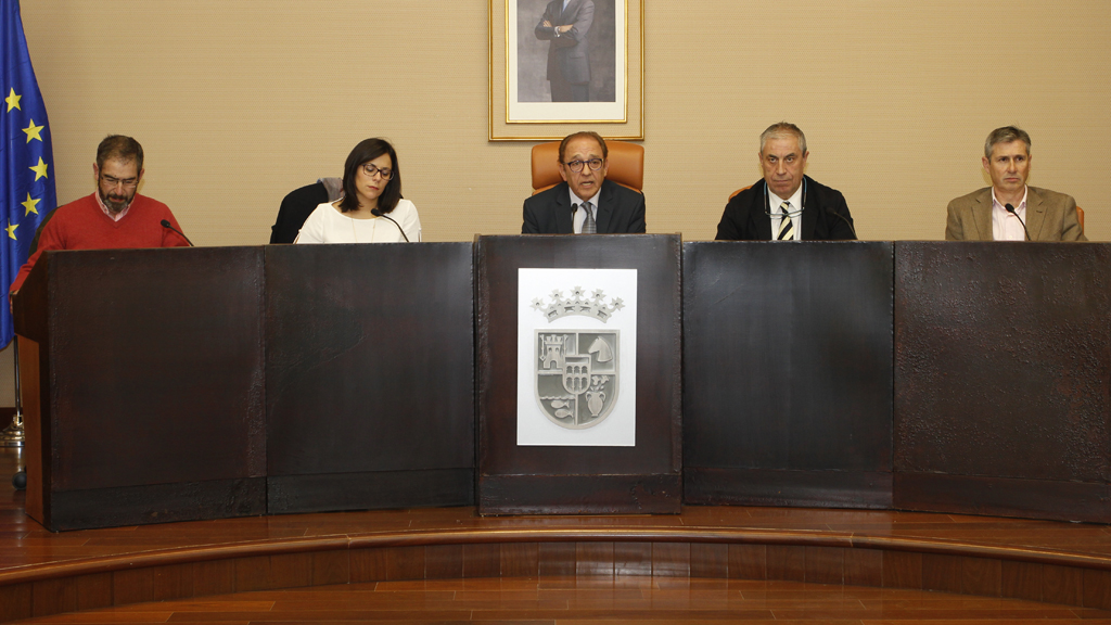 Mesa presidencial de la asamblea de Procose. N.LL.