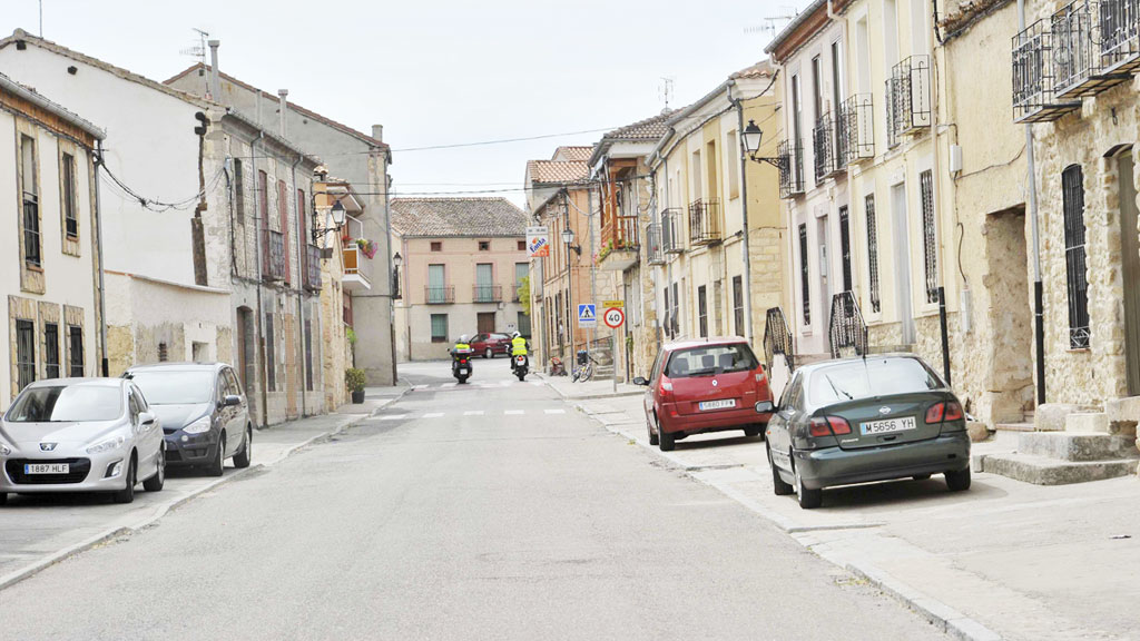 Vista de la calle principal de Muñoveros. / E.A.