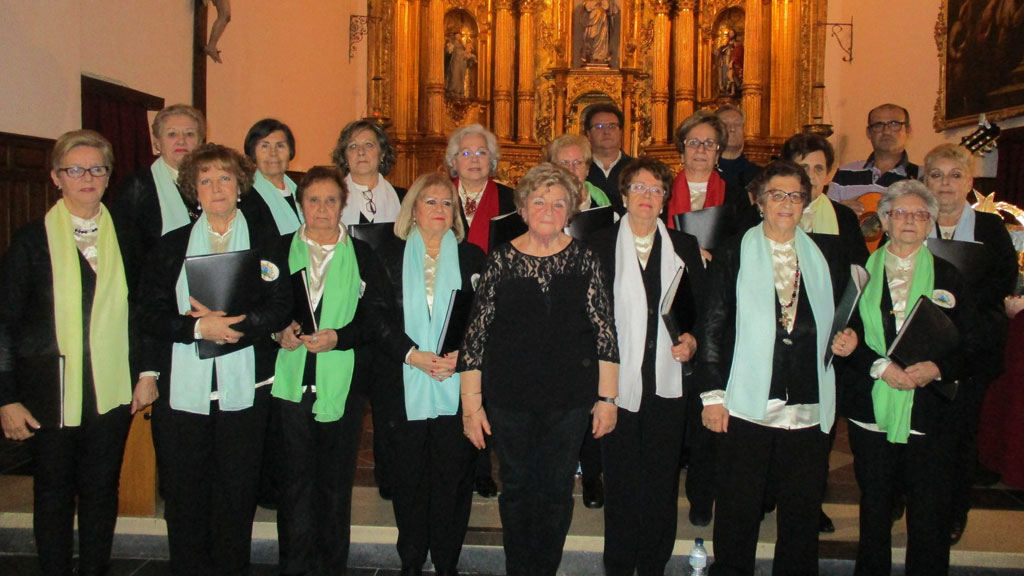 Un momento de la actuación de la coral de La Losa en la iglesia parroquial. / L.M.