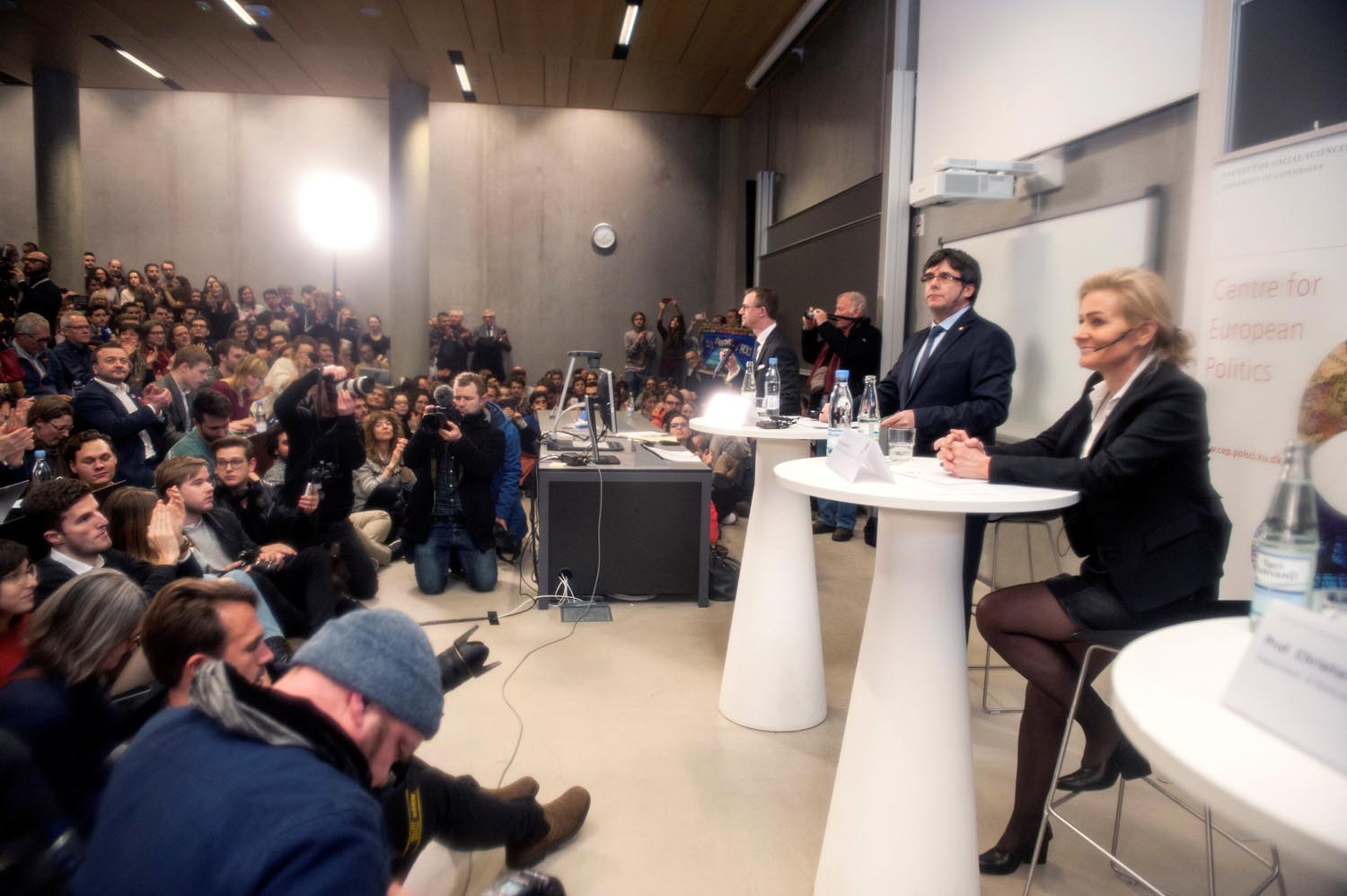 El expresidente de la Generalitat, Carles Puigdemont, durante su discurso en la Universidad de Copenhague. / EFE