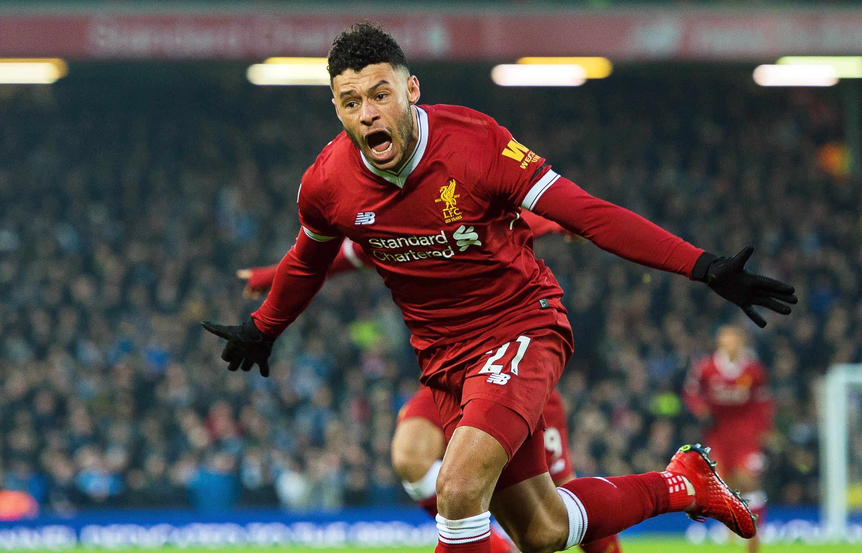 Oxlade-Chamberlain abrió el marcador en el minuto 8 y encarriló el triunfo del Liverpool ante el Manchester City.