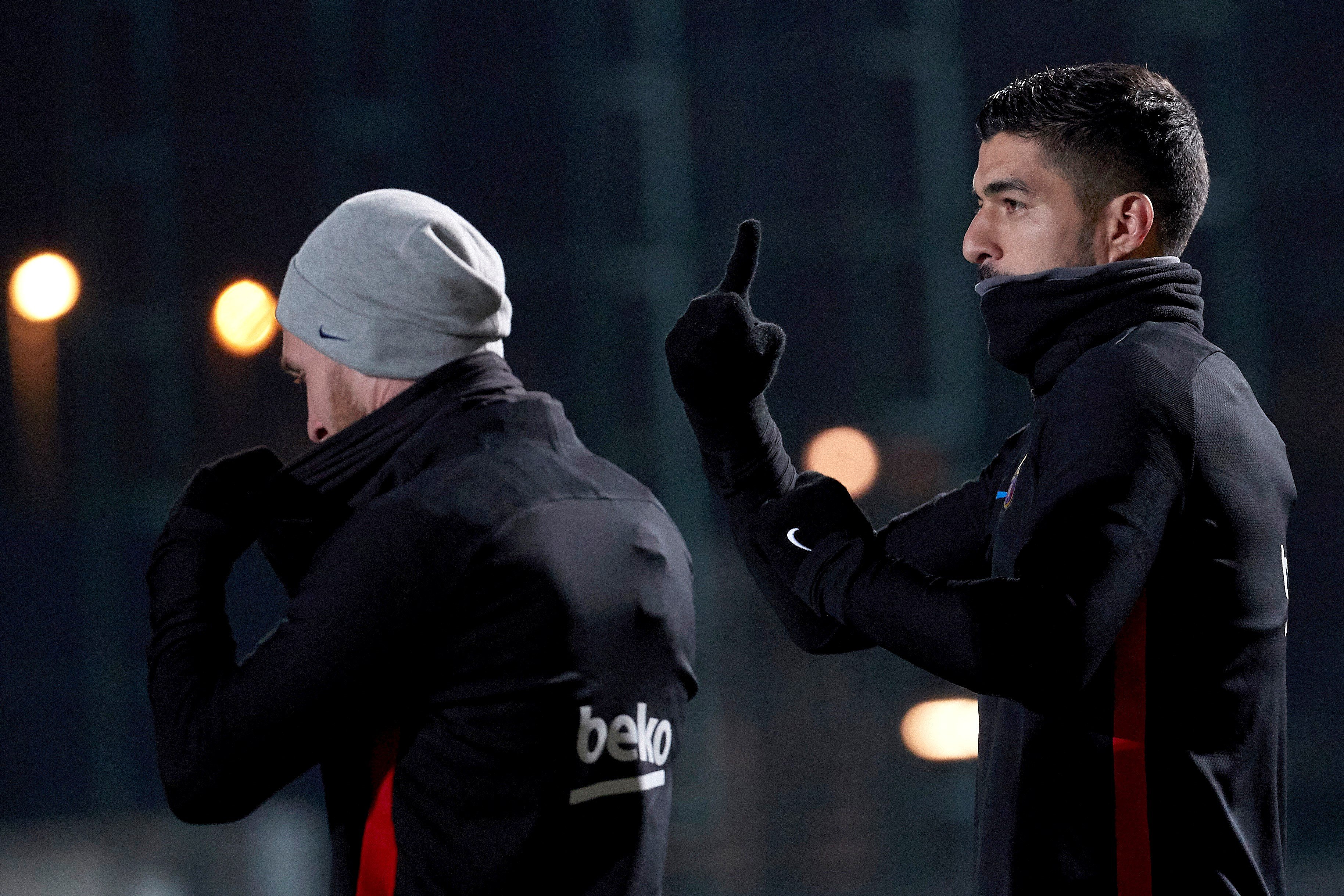 Luis Suárez, en plena racha goleadora después de un inicio de temporada dubitativo, se perfila como titular para encarrilar el pase a semifinales.