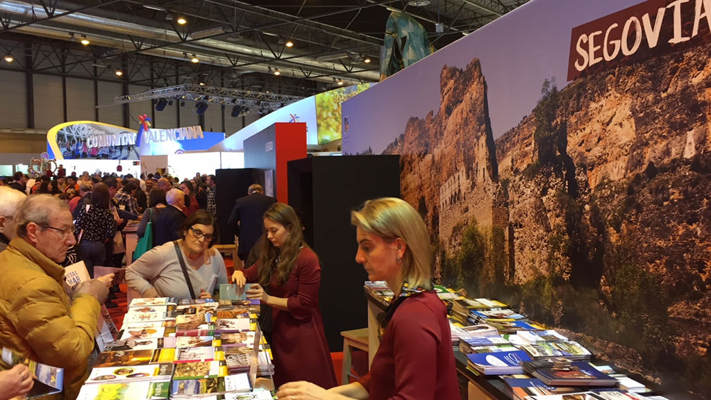 Numerosas personas se acercaron el fin de semana al stand de la provincia. / el adelantado