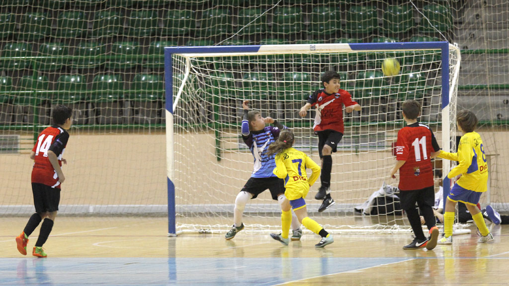 De esta manera logró el Spórting Riazano el gol que le dio la victoria en la final que jugó con el Segosala B. / NEREA LLORENTE