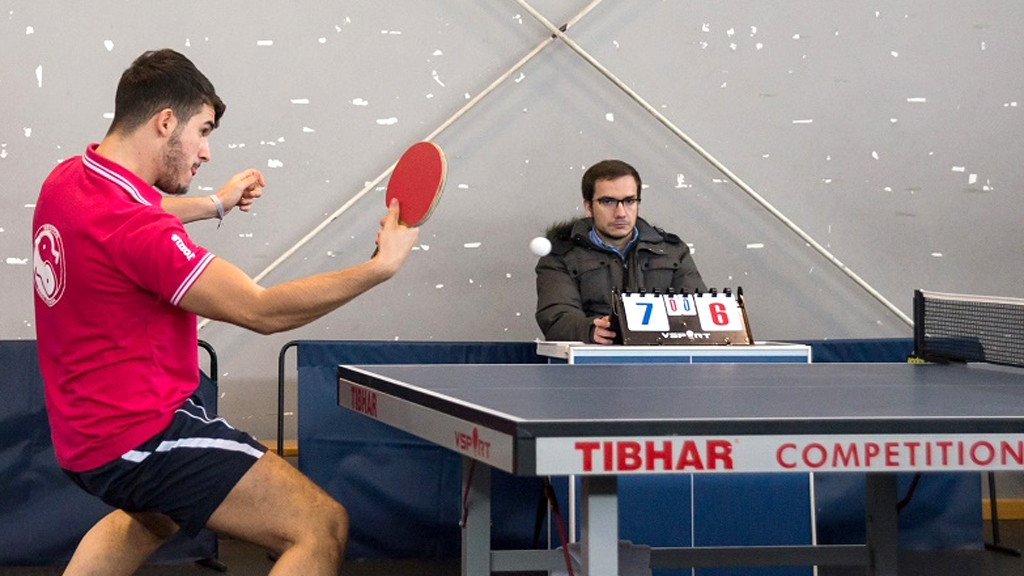 Javier Román, en un momento del encuentro jugado en San Cristóbal por el CD Seghos. / EL ADELANTADO