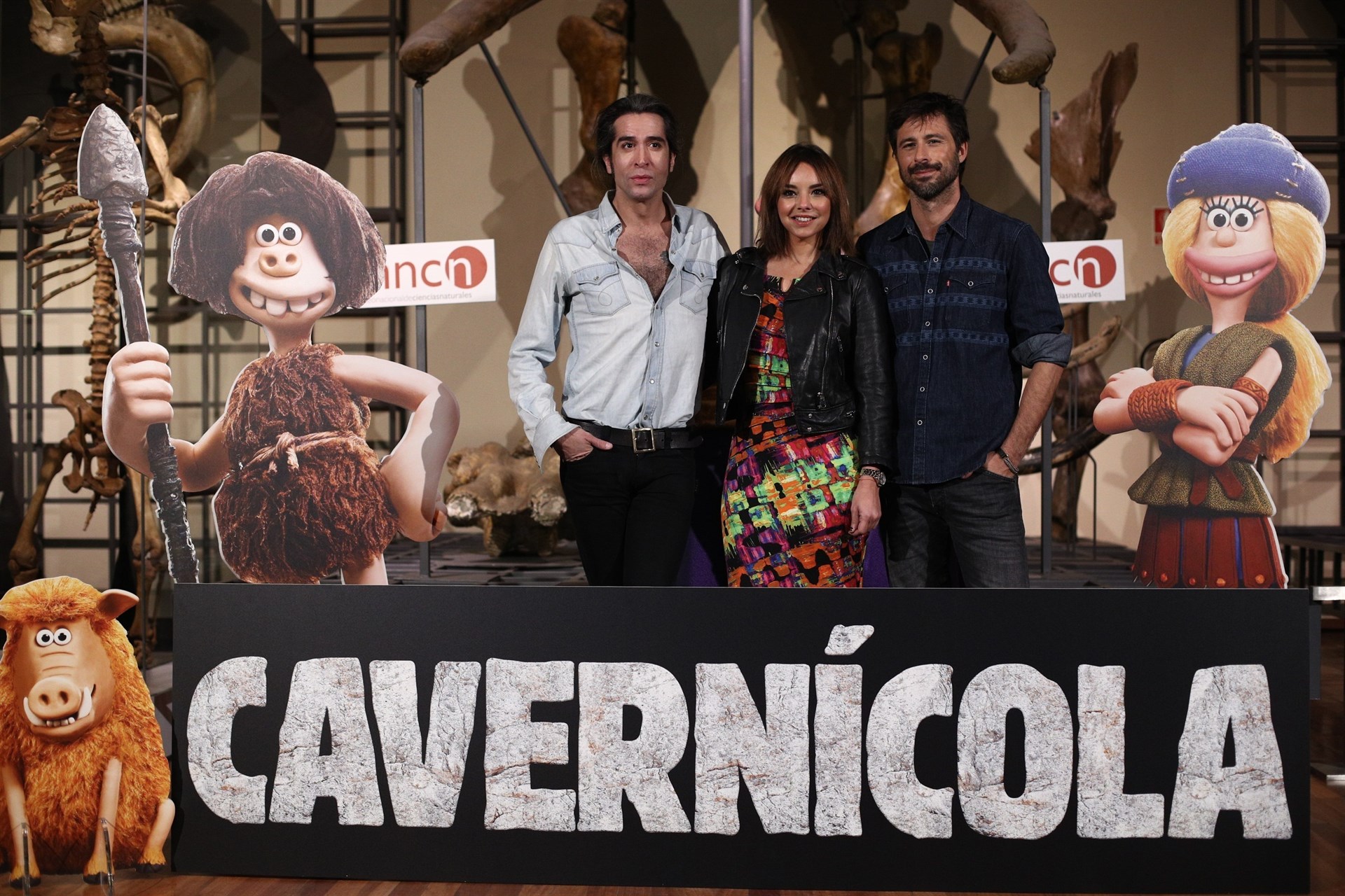 Mario Vaquerizo, Chenoa y Hugo Silva en la presentación de la película ‘Cavernícola’, a la que ponen voz.