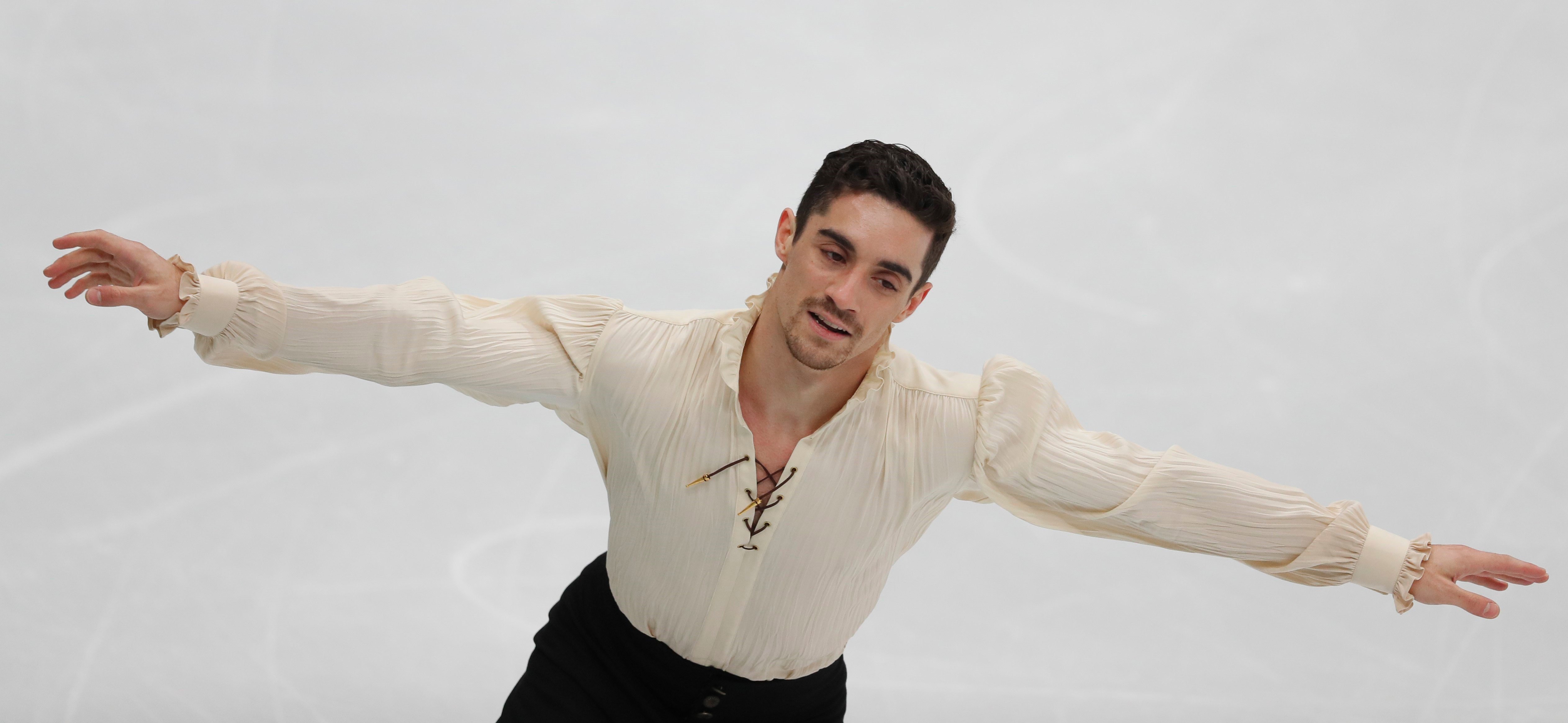 El patinador español Javier Fernández ejecuta su programa libre de la competición individual del Campeonato de Europa de Patinaje Artístico en Moscú.