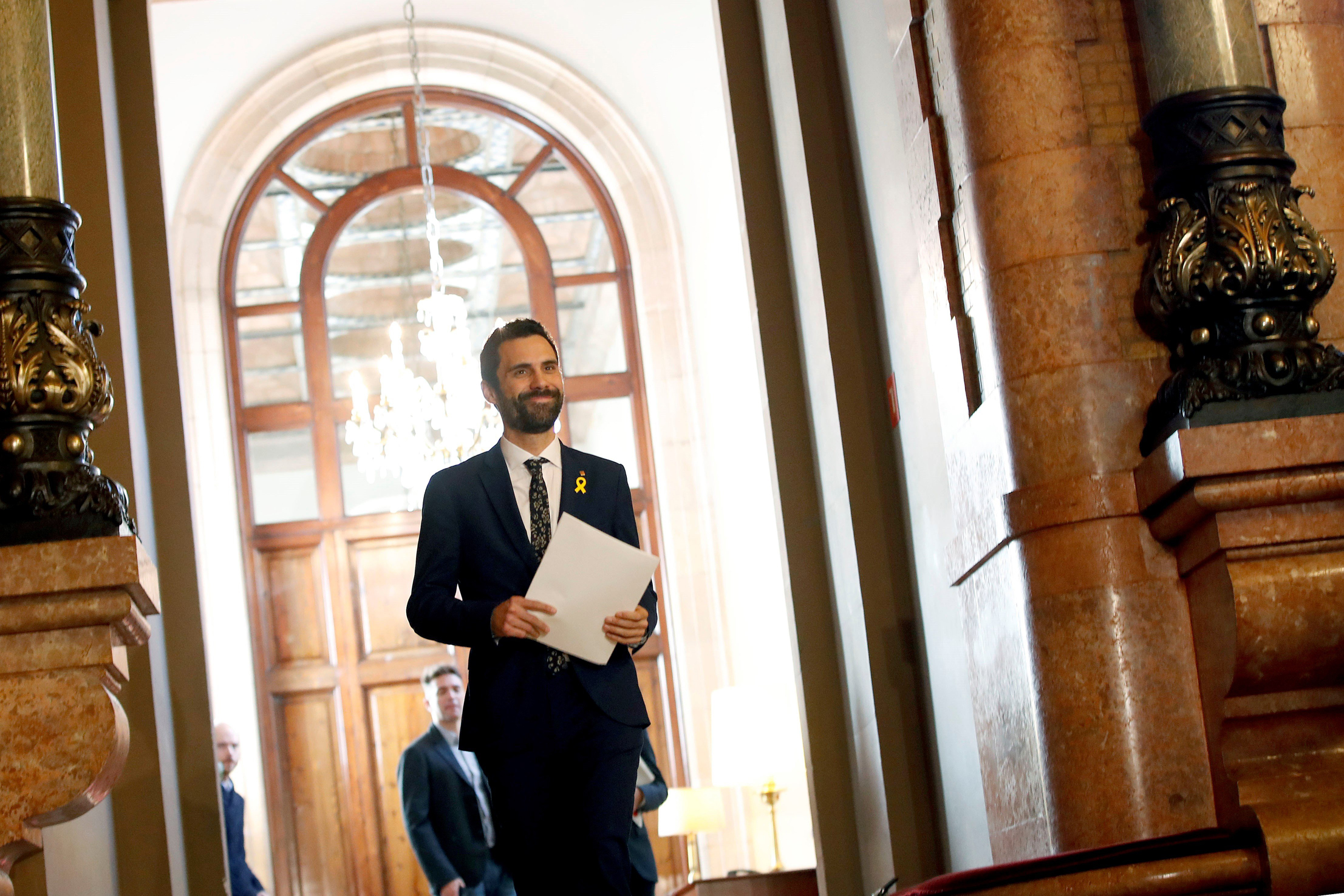El presidente del Parlament, Roger Torrent, a su llegada a la primera reunión de la Mesa tras su constitución.