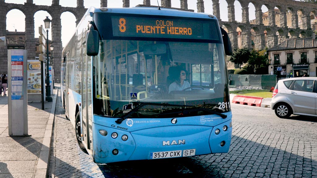 Las empresas que pugnan por hacerse con el transporte urbano de Segovia 1 Autobuses-Urbanos-Parada-Plaza-Artilleria