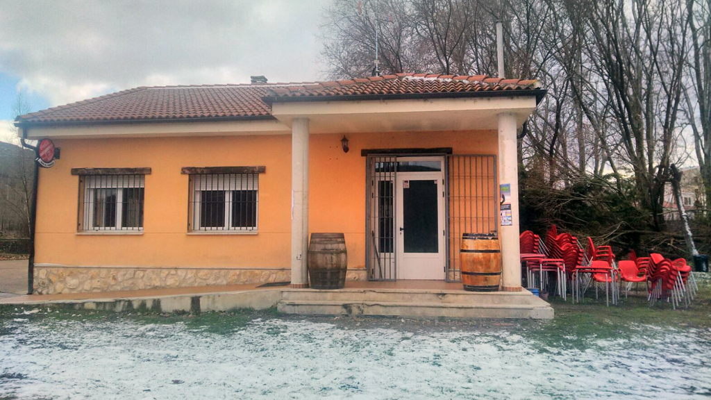Edificio que alberga el salón multiusos municipal y que será reformado. / el adelantado