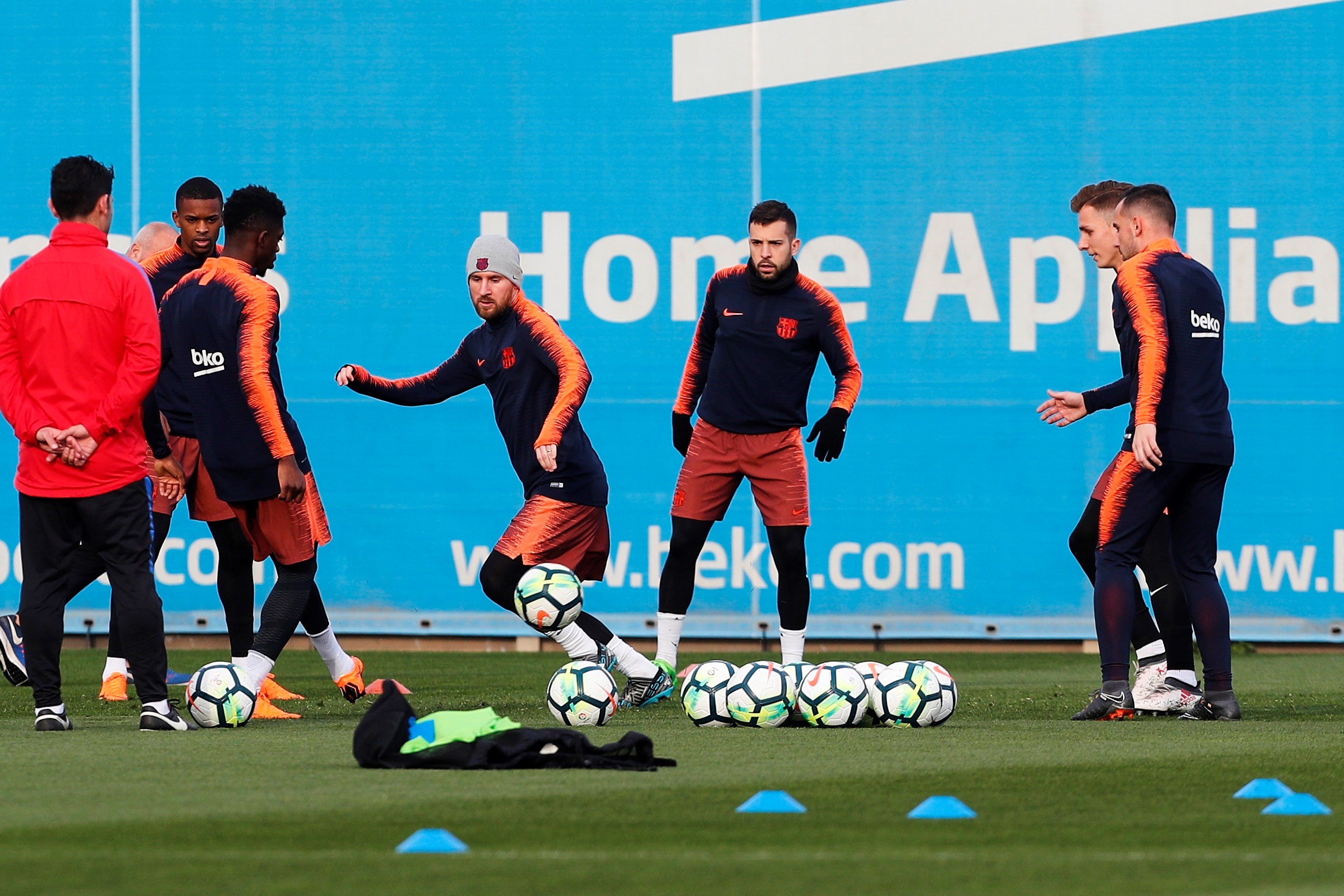 Ernesto Valverde no ha reservado a ninguno de sus principales jugadores a pesar de la próxima visita al Chelsea en los octavos de la Liga de Campeones.