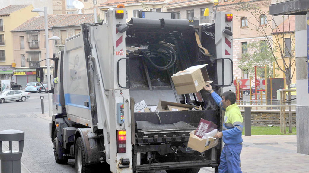 7_1kama-camion-basura