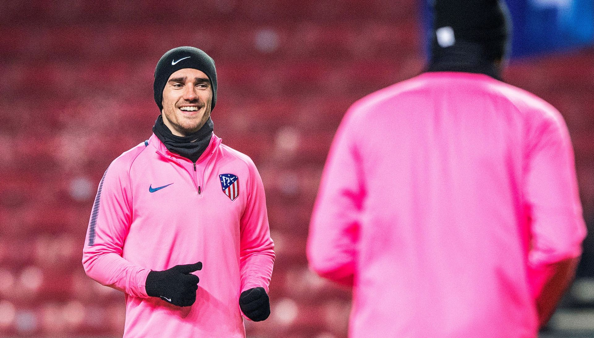 El ‘Cholo’ confía en la baza de Griezmann en una convocatoria a la que vuelve Godín y de la que Costa queda fuera.