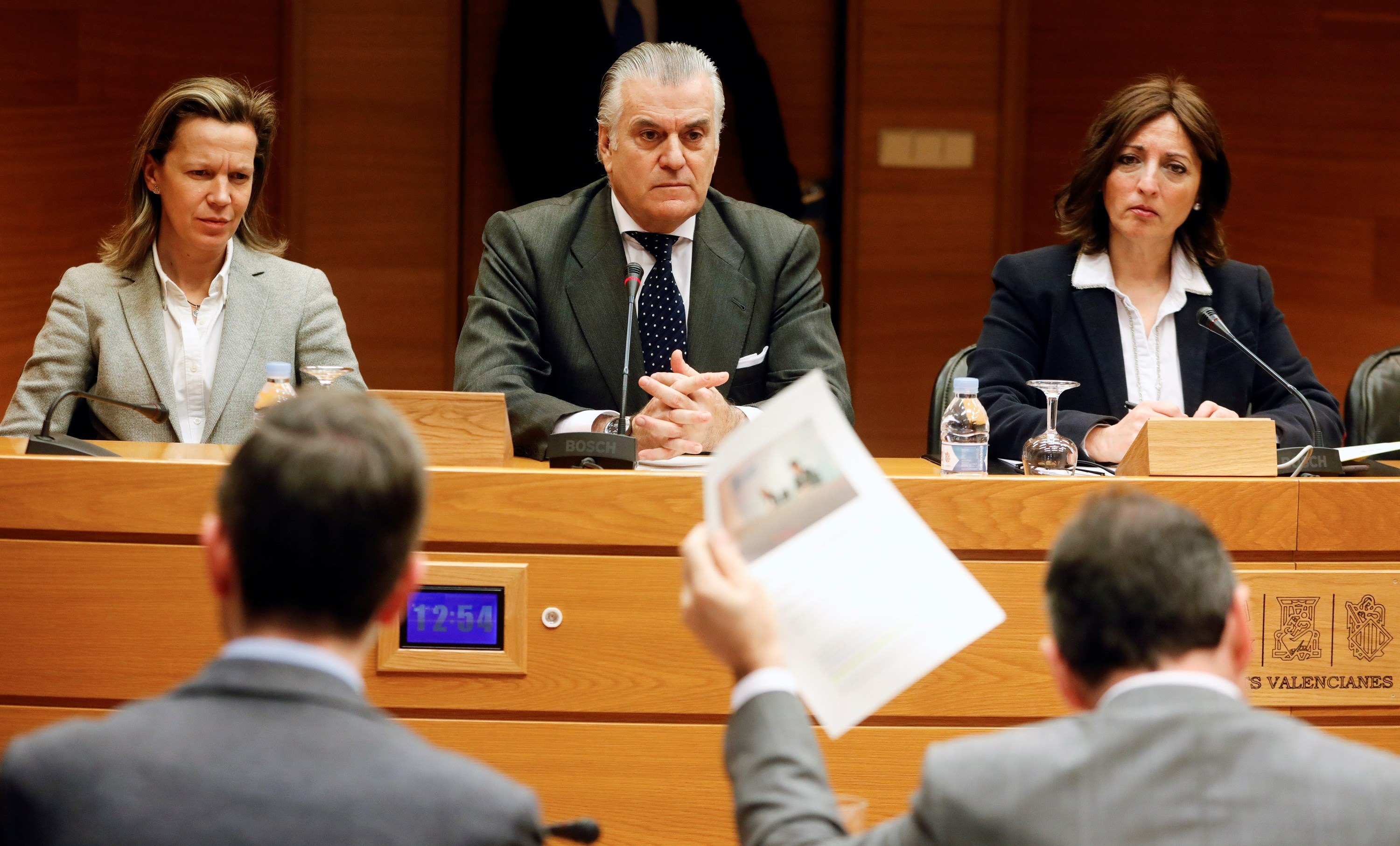 El extesorero del PP Luis Bárcenas, durante la comisión de investigación sobre la gestión de Feria Valencia.