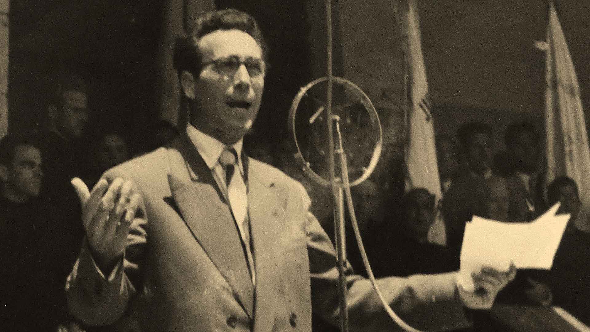 Don Pablo Vozmediano en una de sus alocuciones en el Santuario del Henar. / J. C. LL.