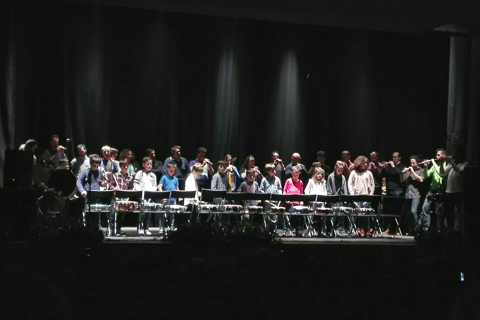 Imagen de archivo de algunos estudiantes de la escuela municipal de música.