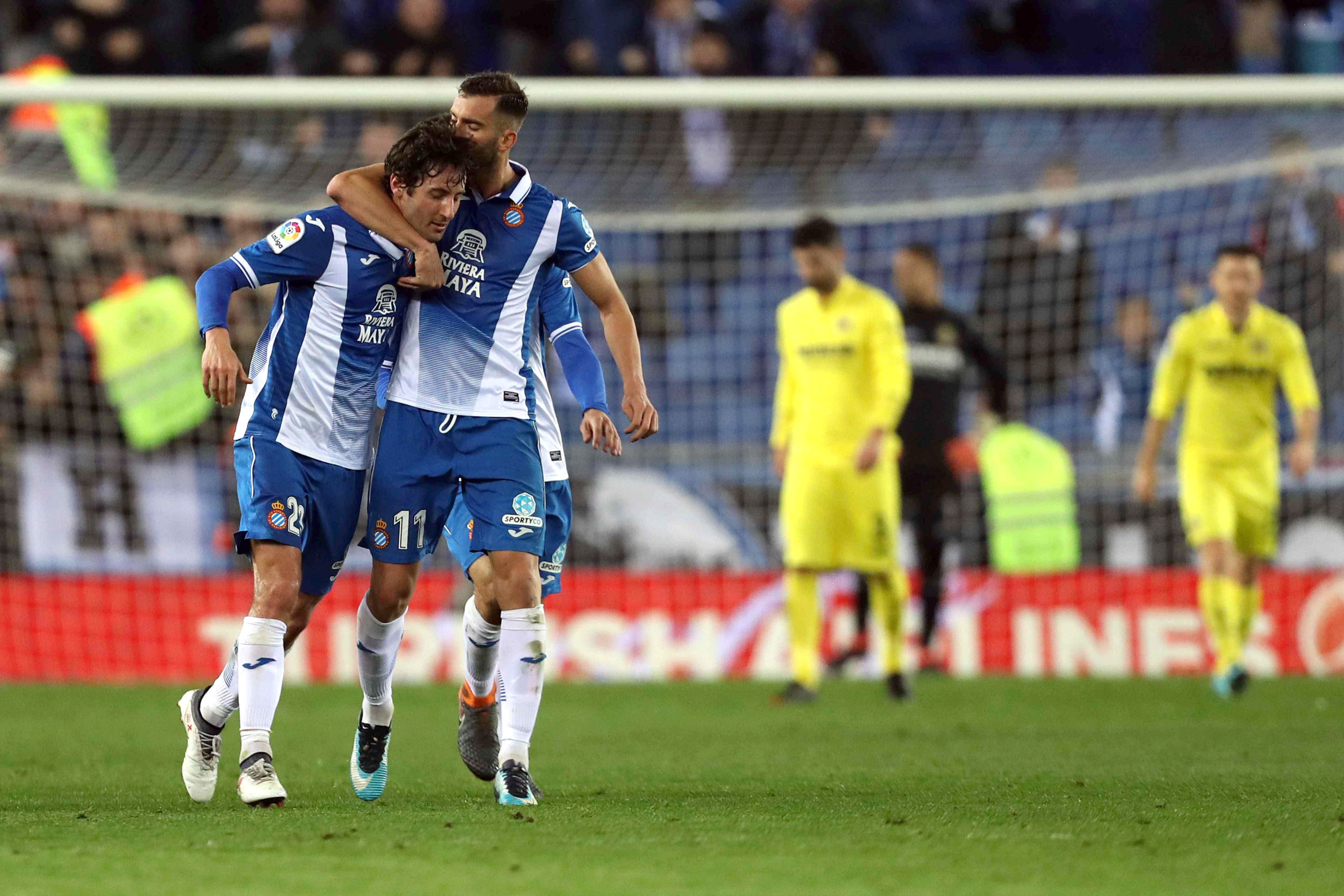 Leo Baptistao celebra con Granero el gol del empate del Espanyol.