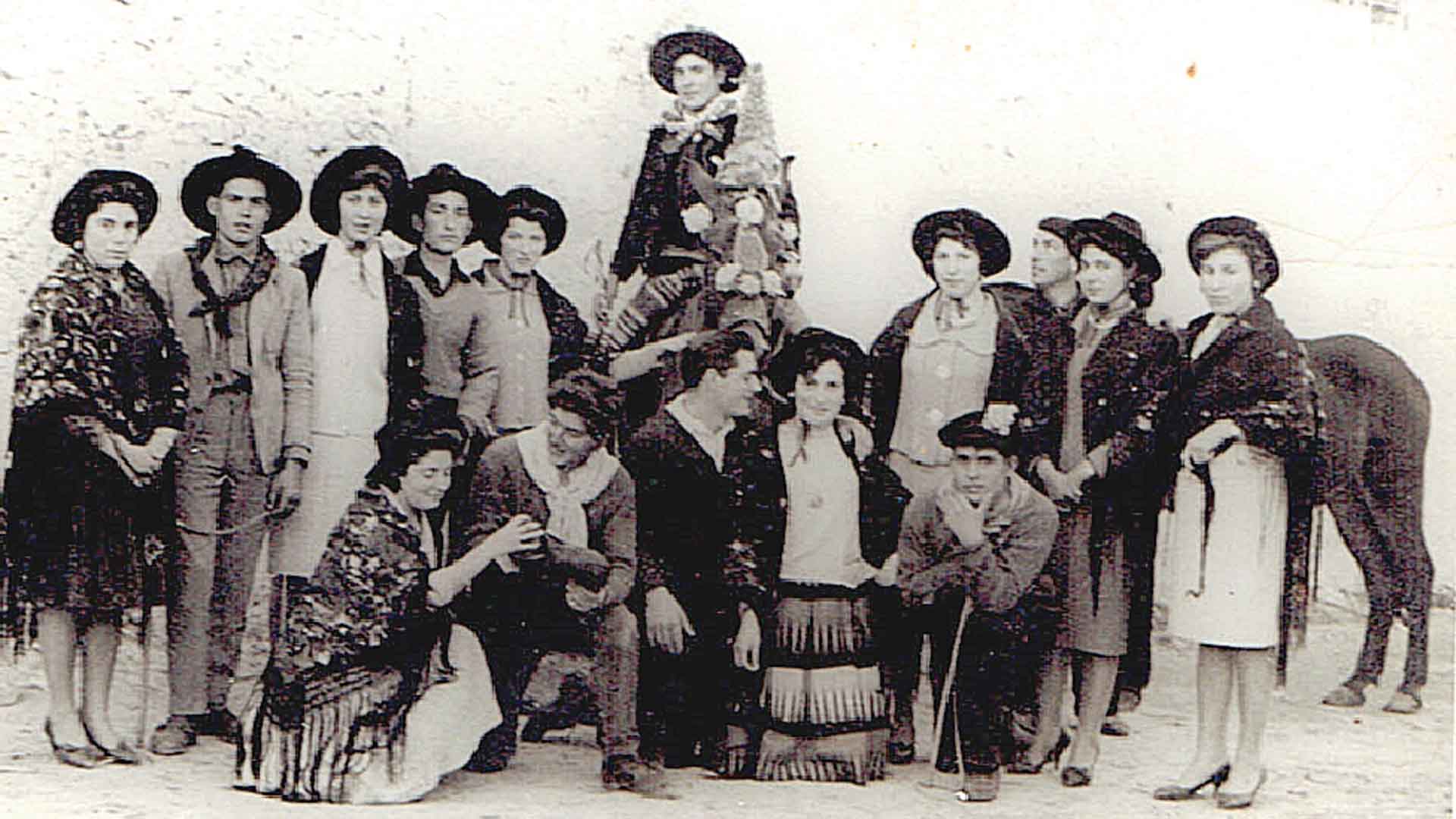Quintos posando 1961. / MARÍA REYES SANZ SANCHO