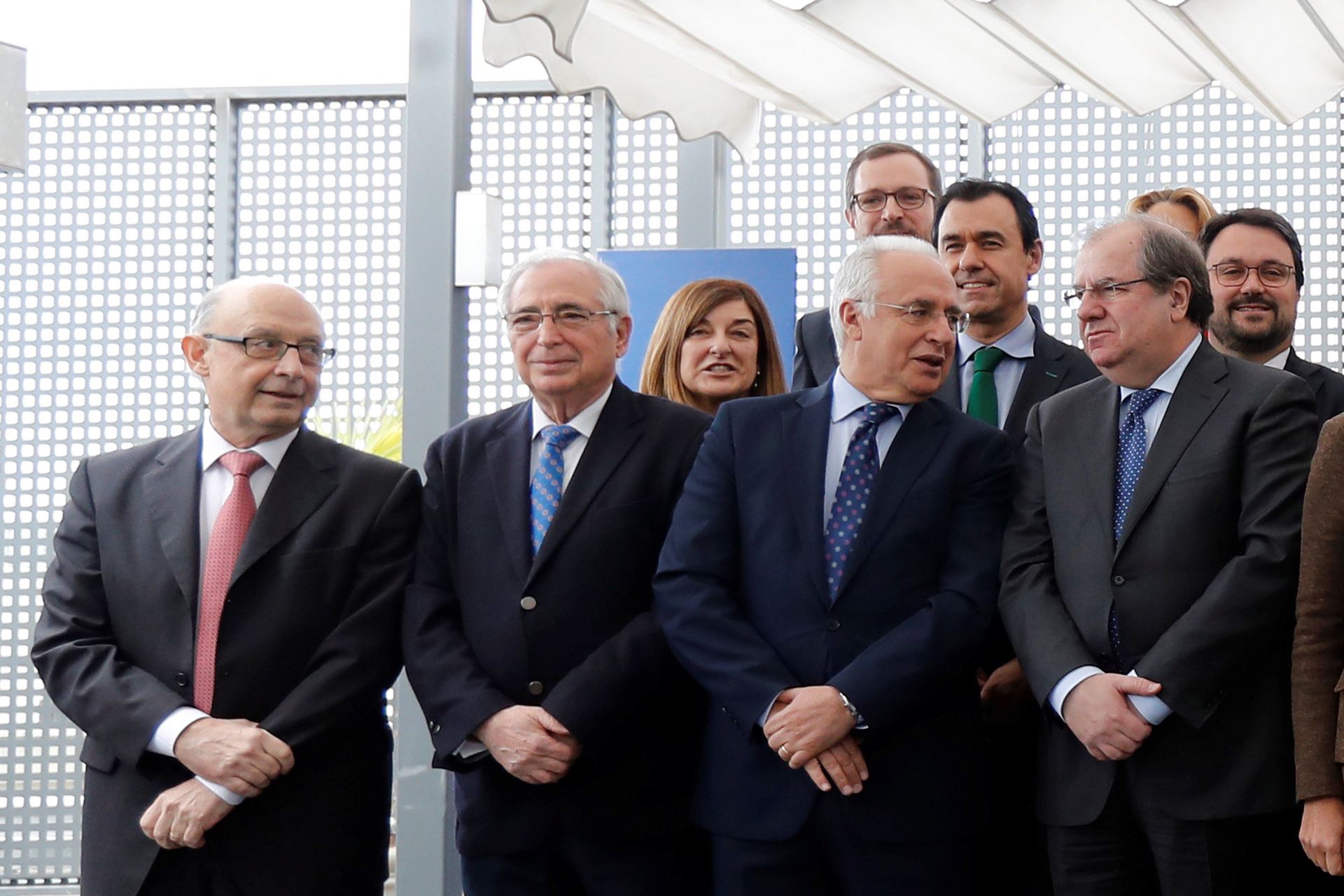 Cristóbal Montoro (i) junto al presidente de Melilla, Juan José Imbroda.