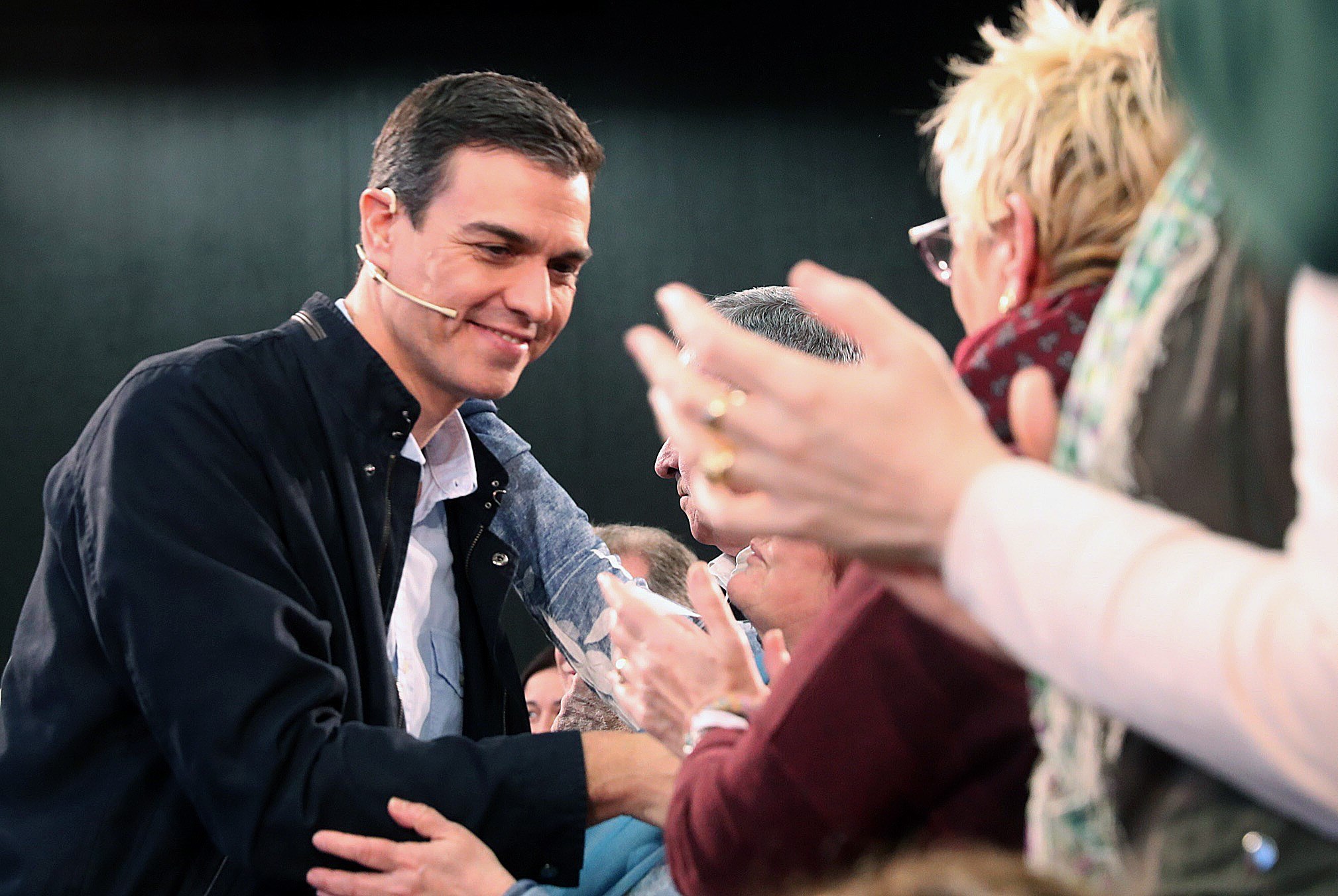 El secretario general de los socialistas, Pedro Sánchez, durante un encuentro con militantes.