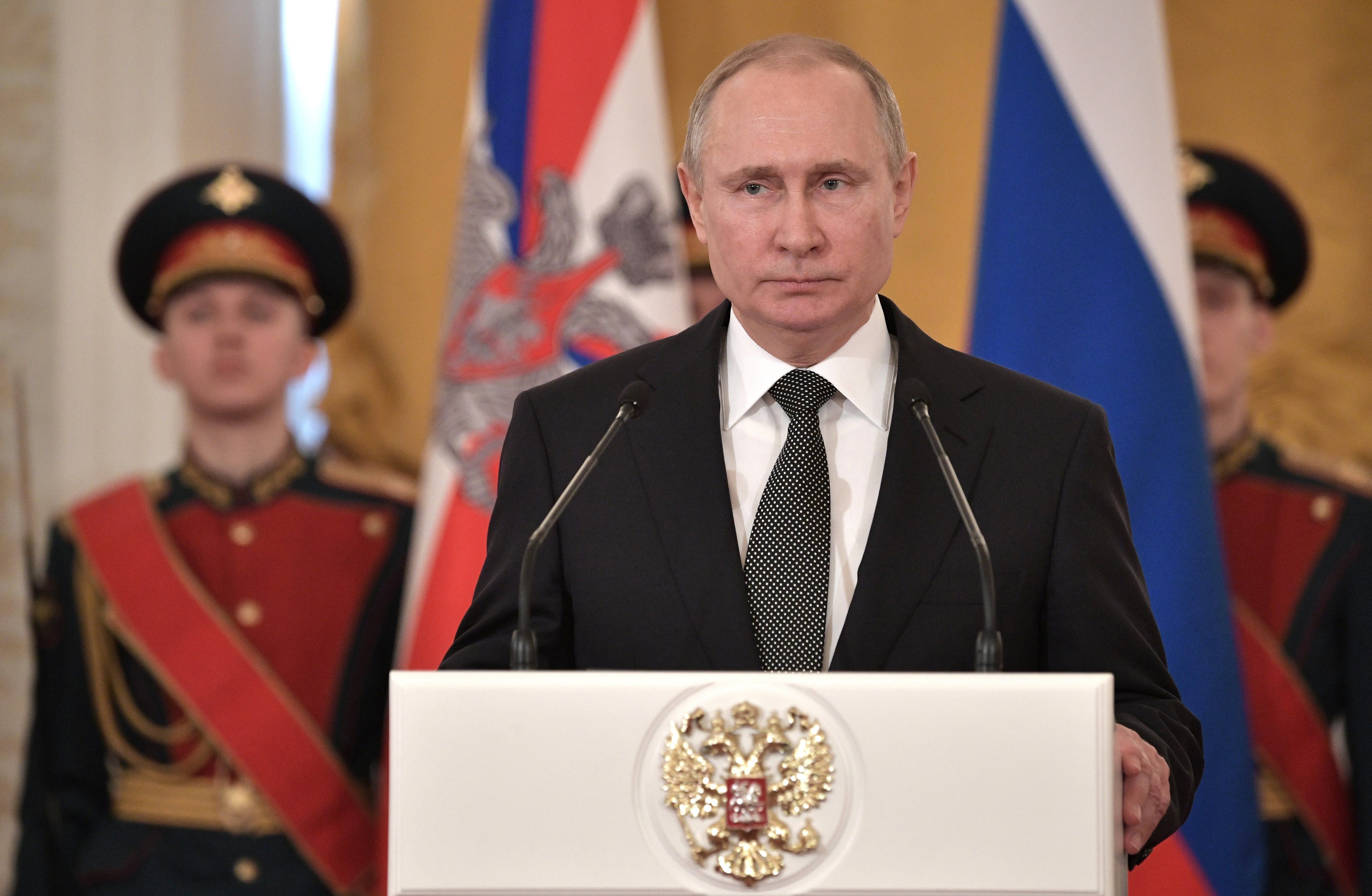 El presidente ruso, Vladimir Putin, ofreciendo un discurso durante una cemonia, ayer, en Moscú.