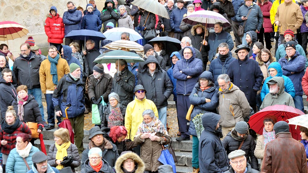 Un grupo de participantes en la concentración. / Kamarero