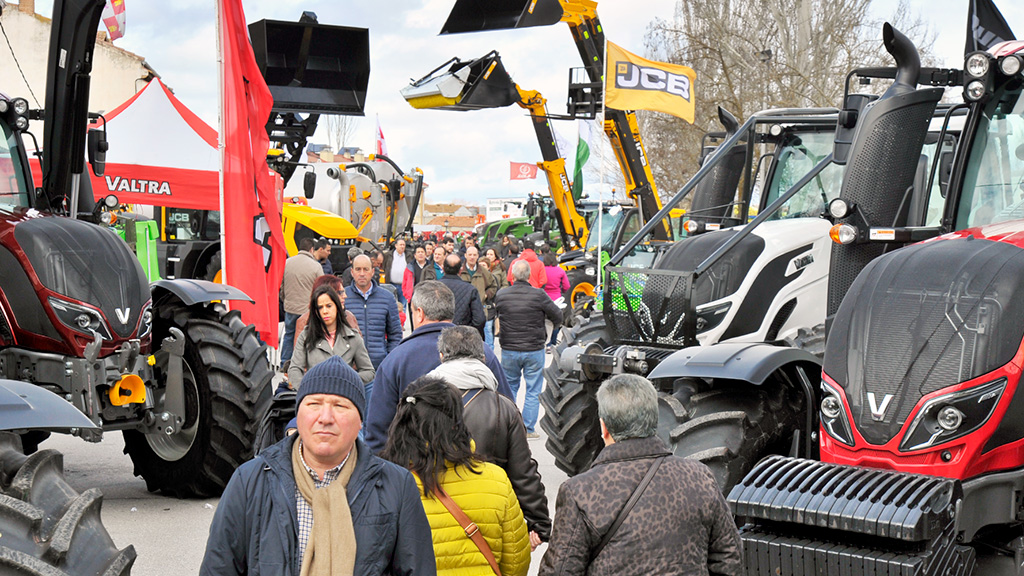 La maquinaria agrícola es la protagonista de esta muestra ya consolidada en la provincia, que cumple este año su trigésimo cuarta edición. / kamarero