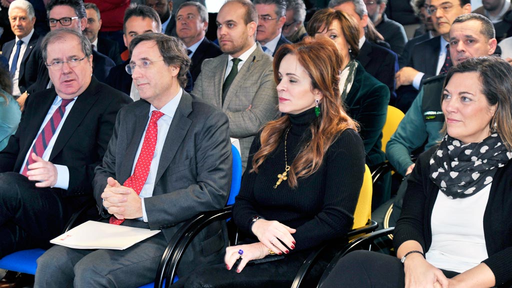 De izquierda a derecha: Juan Vicente Herrera, Tomás Pascual, Silvia Clemente y la consejera de Agricultura, M. Marcos./K.