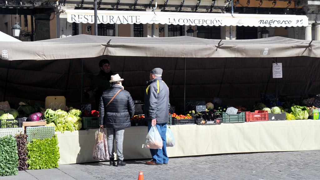 Mercado-Jueves-Nuevos-Toldos