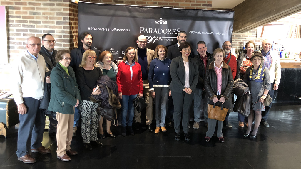 10_3-parador-puertas-abiert