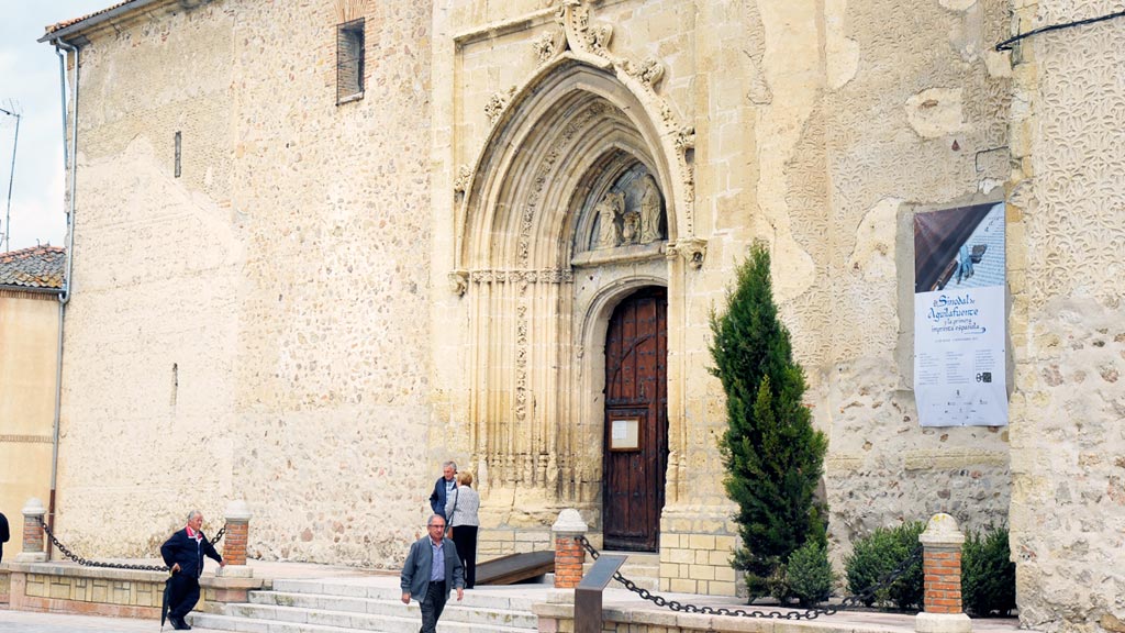 Aguilafuente-Ayuntamiento-Iglesia_KAM1899