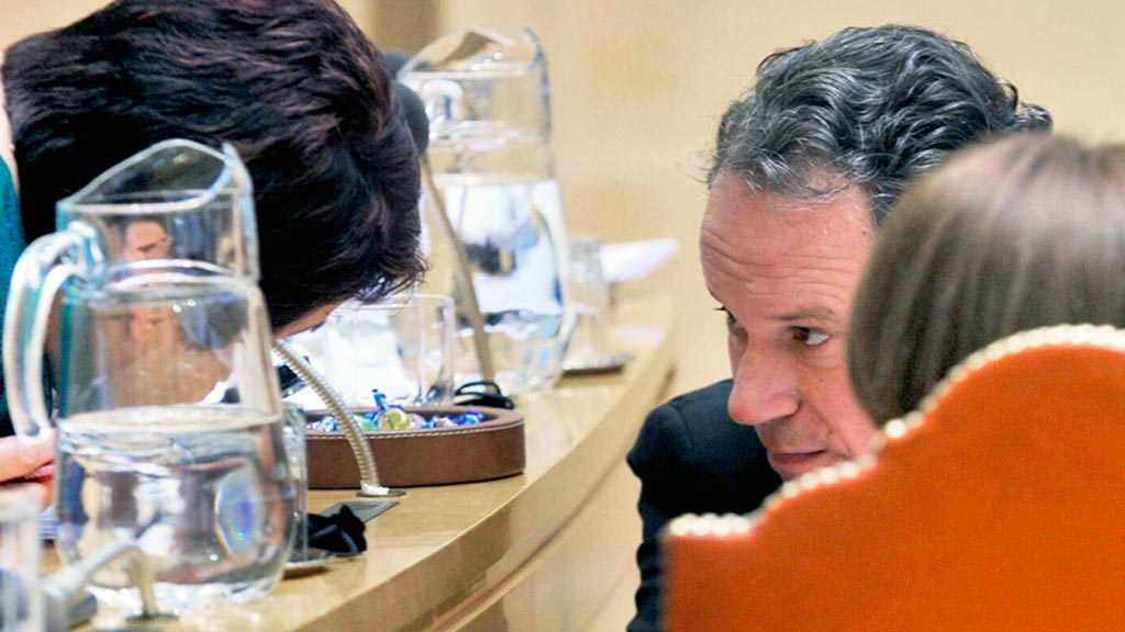 Ayuntamiento-Pleno-Interventor-Clara-Luquero