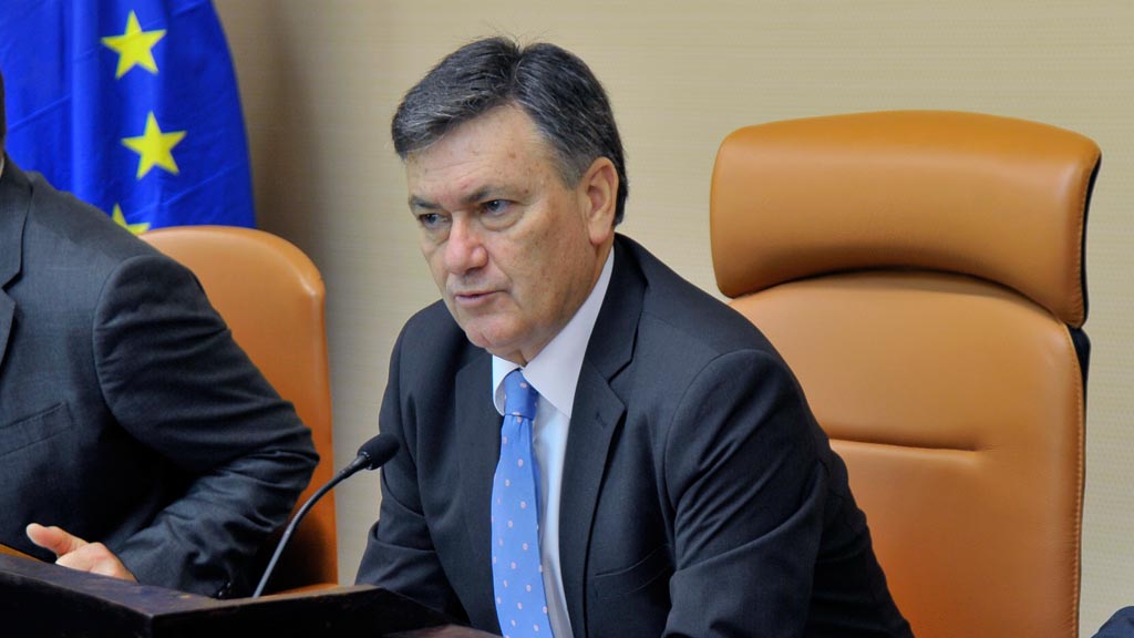 15-1kama_Diputacion-Pleno_KAM7220