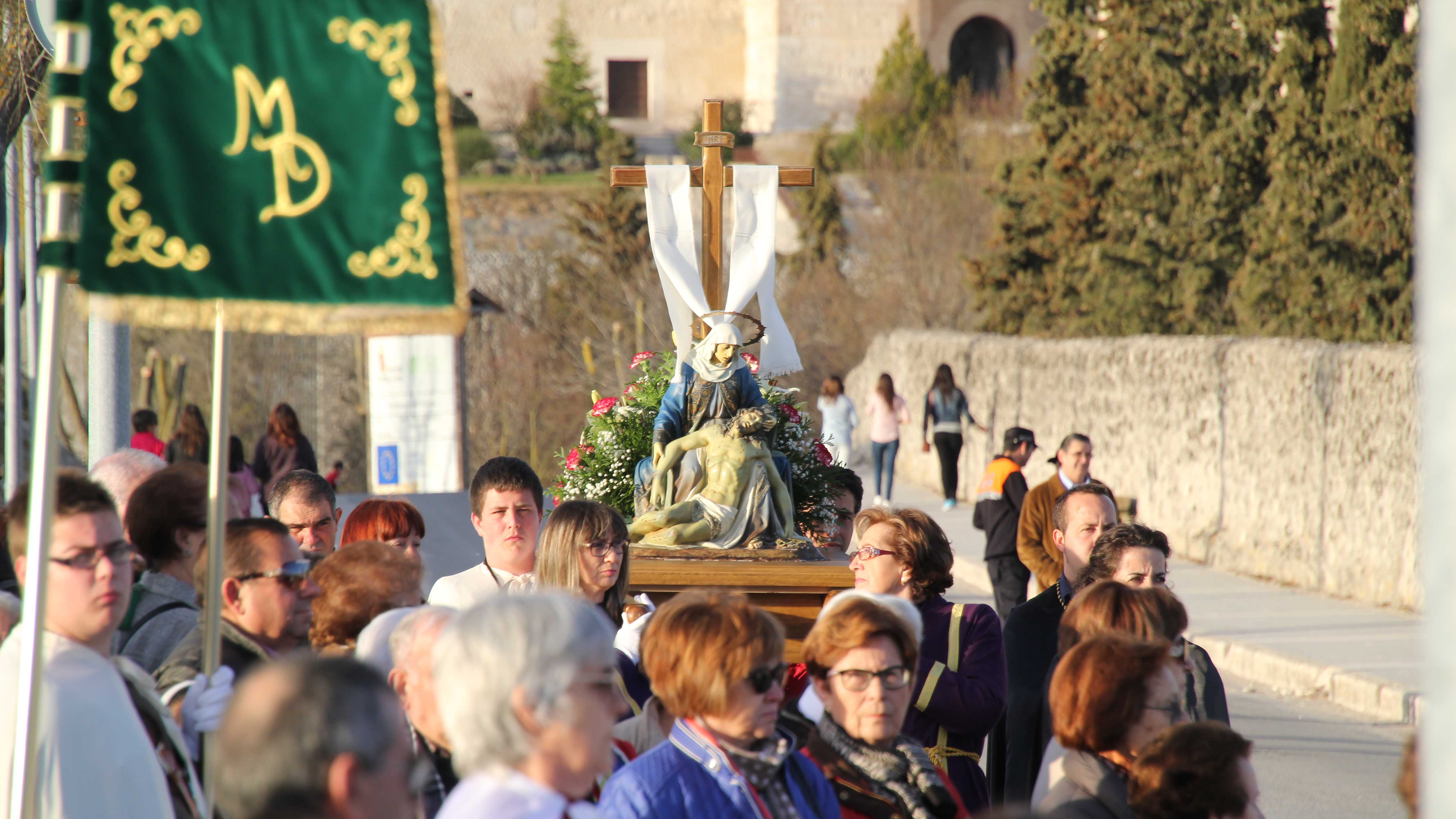 Instantes de la procesión del Sábado de Dolores de años anteriores. / c.n.