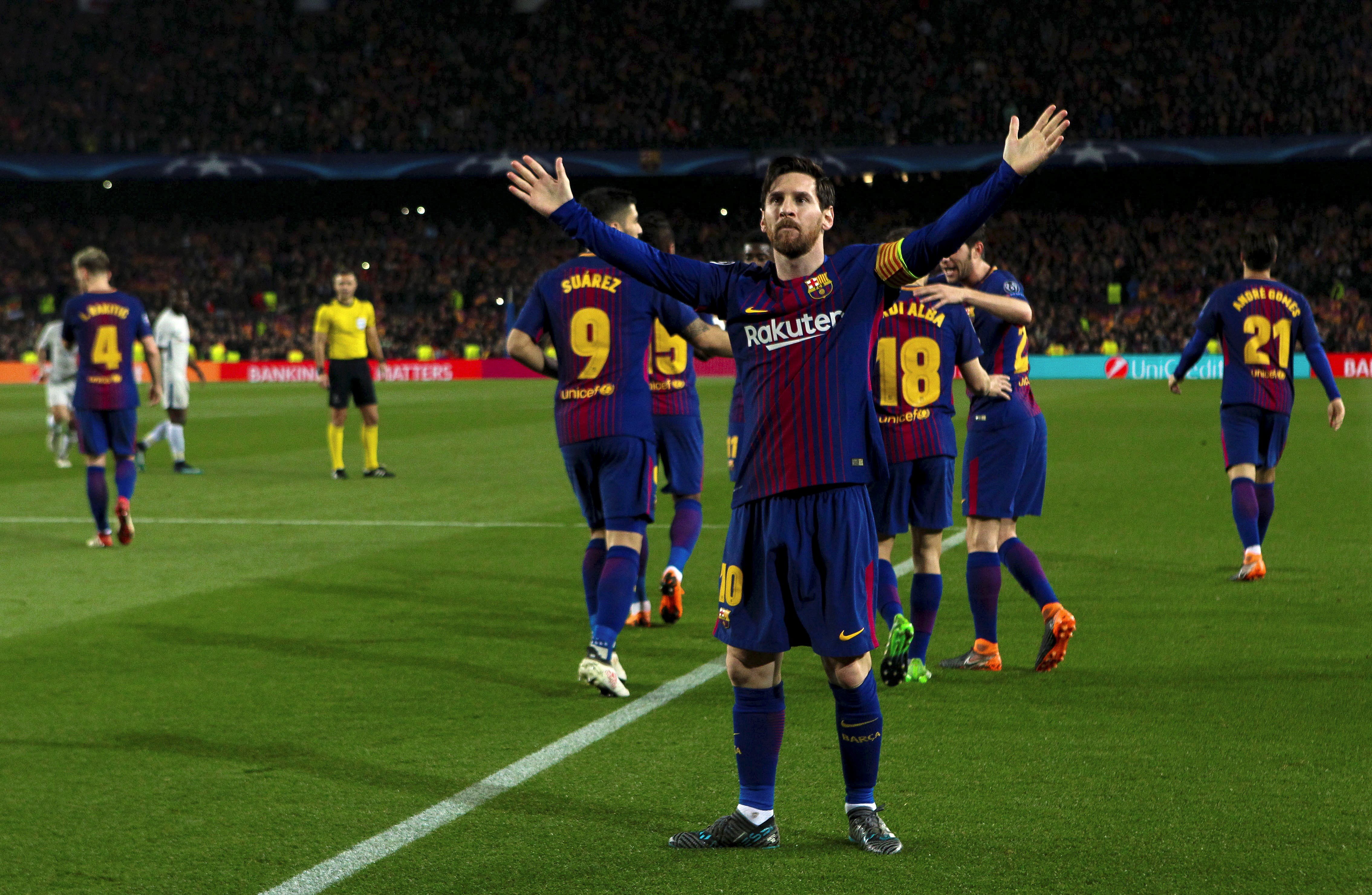 El delantero argentino Leo Messi celebra el tercer gol del equipo blaugrana en el Camp Nou.