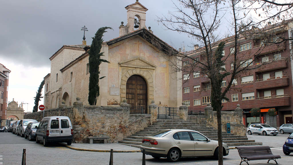 Izquierda Unida pide peatonalizar la plaza del Cristo del Mercado 1 ermita-cristo-coches