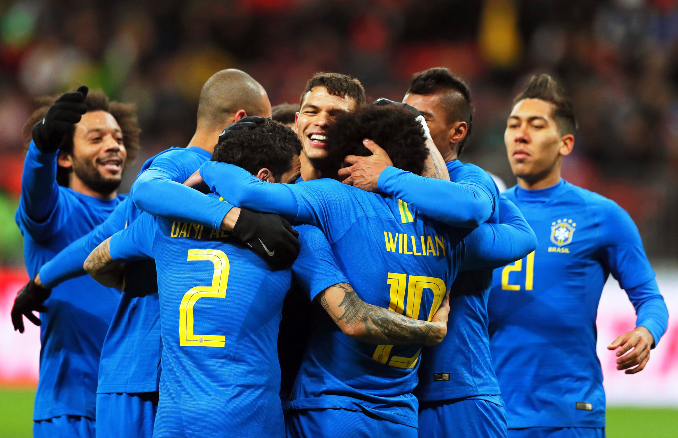 Los jugadores brasileños celebran un gol a Rusia. / EFE