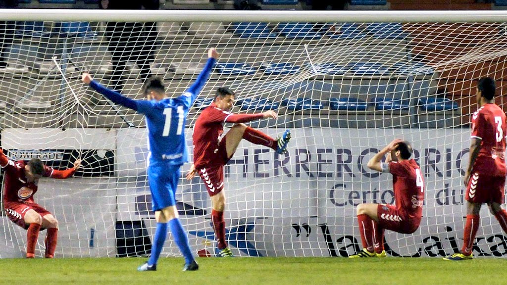 d1-1chas-futbol-ponferradina-segoviana