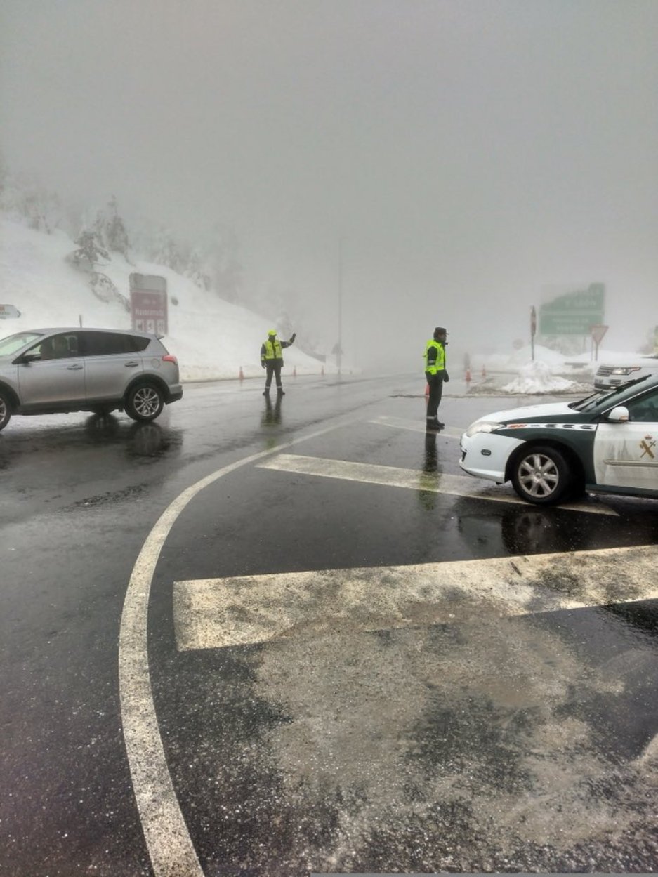 Ocho conductores dan positivo en un control de drogas en Castillejo 1 DXl9xivX0AAemob.jpg large