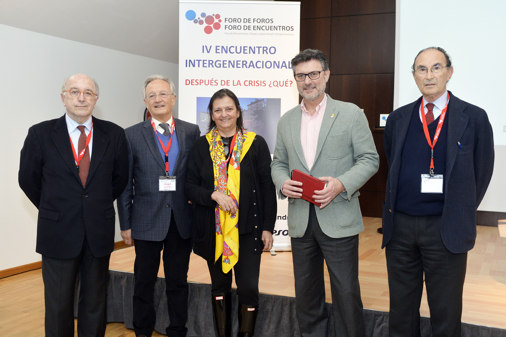 Joaquín Almunia, Ángel Durández, Margarita López, José Luis Vázquez y Emilio Lamo Espinosa, en el foro.