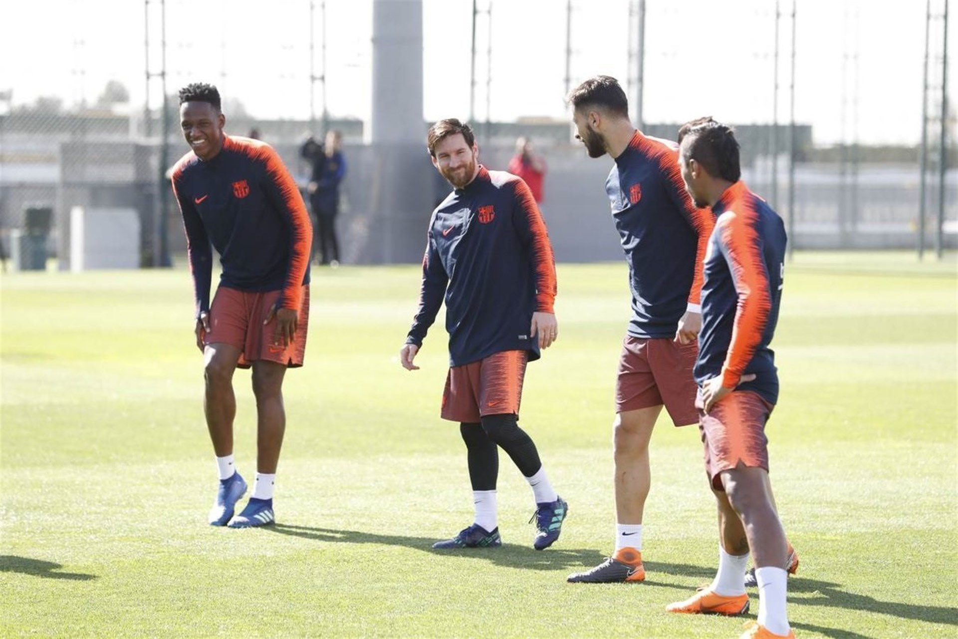 Messi participó en la primera parte del entrenamiento con sus compañeros.