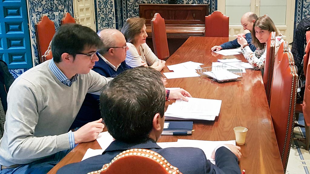 Reunion-Mesa-del-CAT