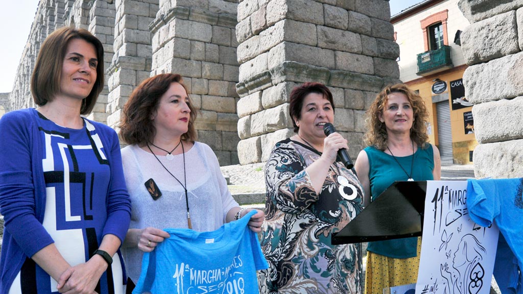 De izquierda a derecha: Magdalena Rodríguez, María José Esteban, Clara Luquero y Josefina Pérez. / kamarero