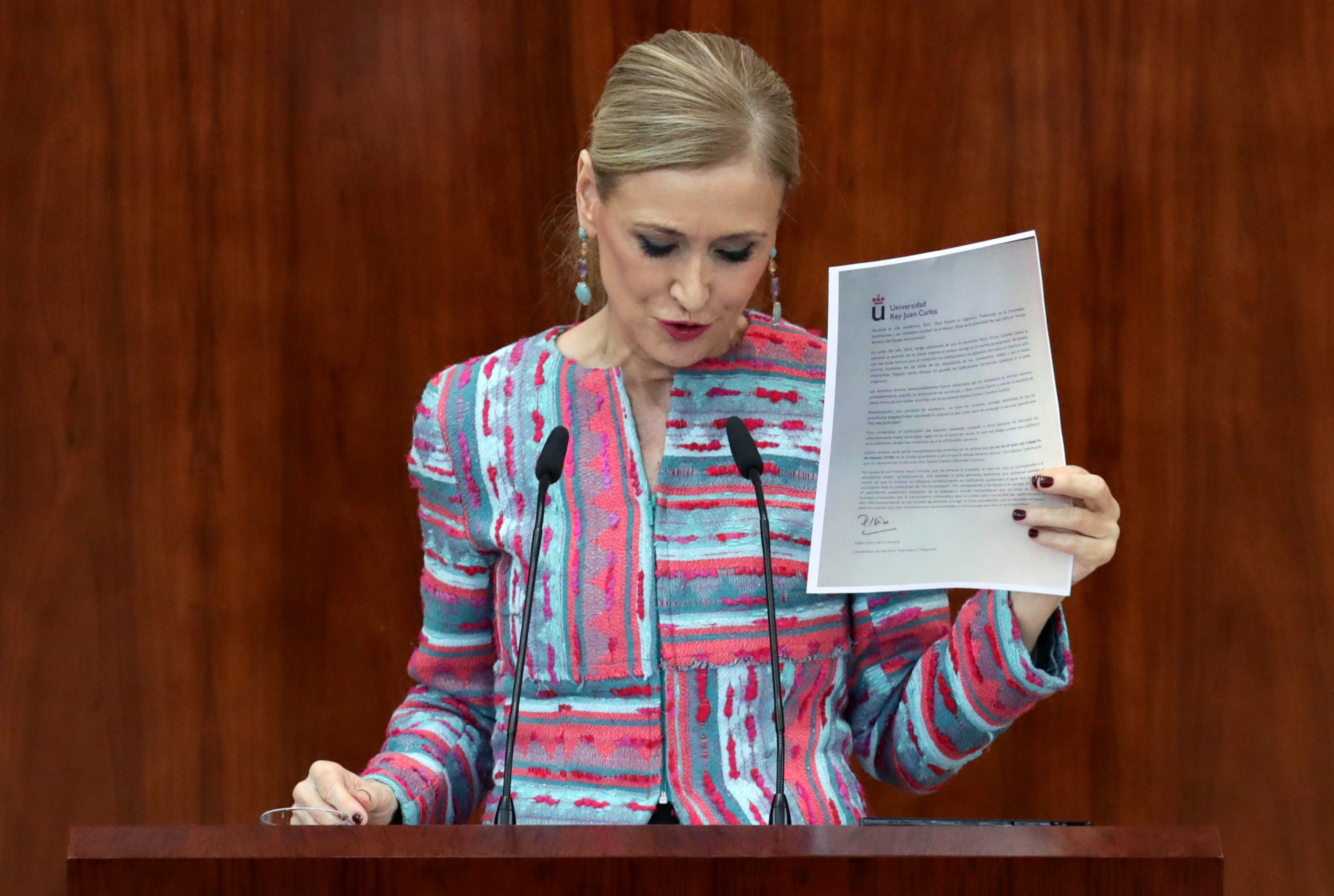 Cristina Cifuentes comparece en un pleno extraordinario de la Asamblea de Madrid para dar explicaciones sobre las supuestas irregularidades del máster.