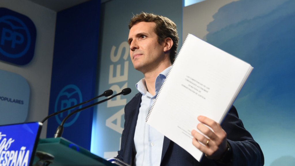 El vicesecretario popular de Comunicación, Pablo Casado, en la rueda de prensa en la que explicó su polémico máster.