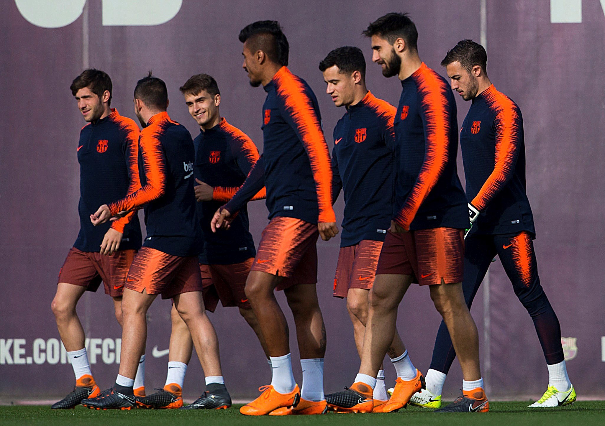 La plantilla del FC Barcelona, en el último entrenamiento antes de recibir esta noche al Leganés en el Camp Nou.
