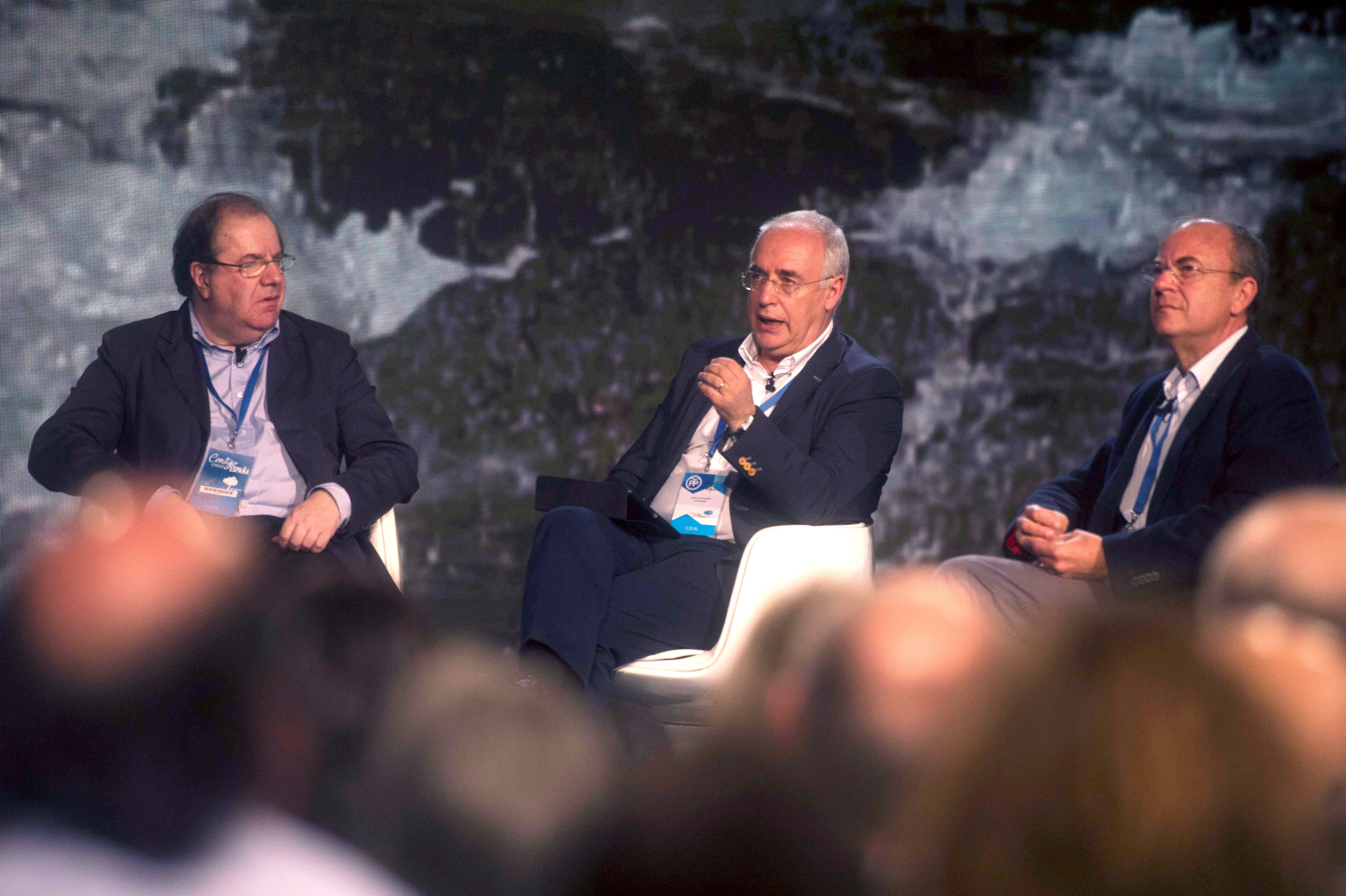 Mesa redonda Diálogos Populares