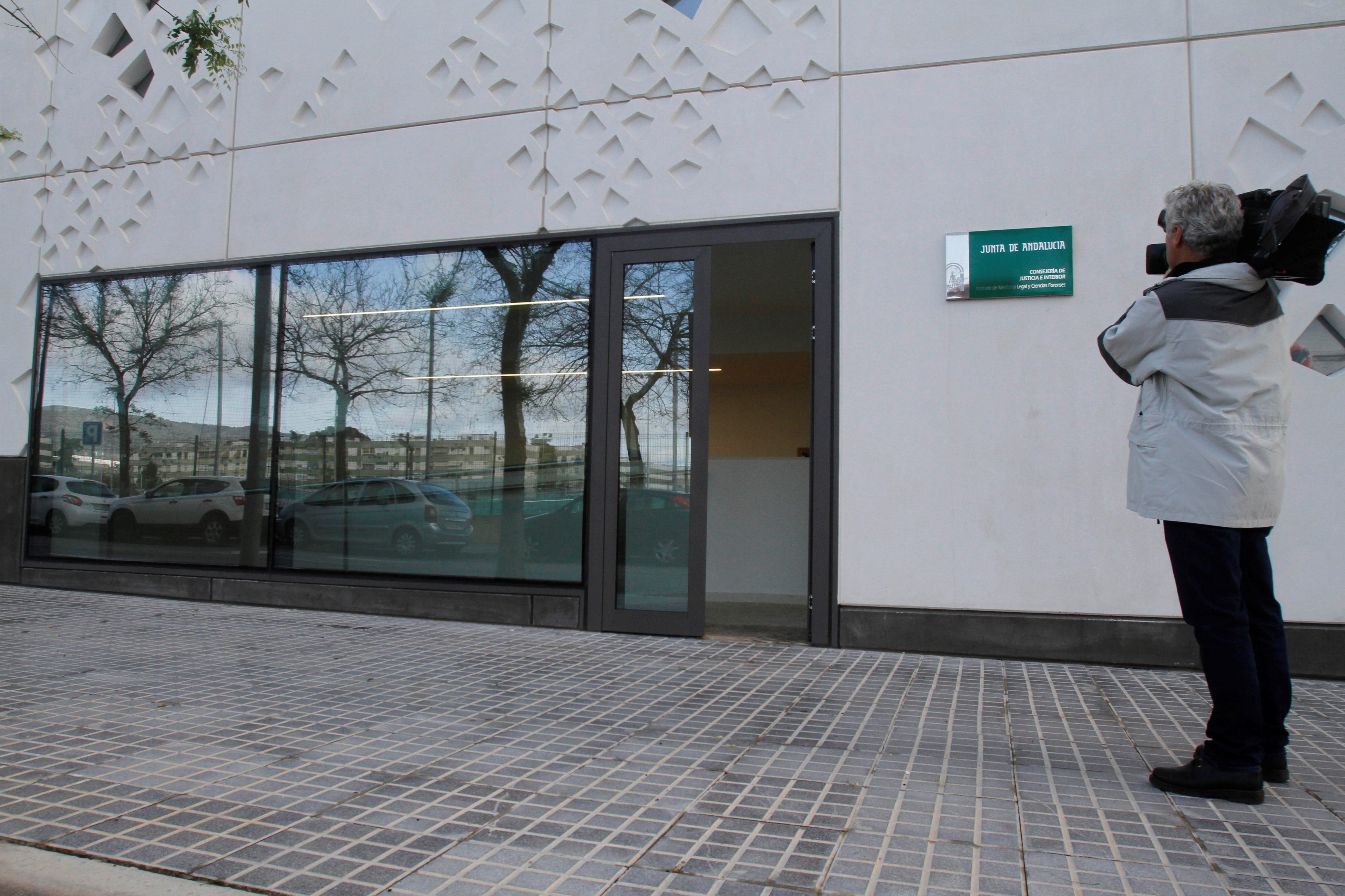 Sede del Instituto de Medicina Legal de Córdoba donde fueron trasladados los cuerpos aparecidos en un maletero.